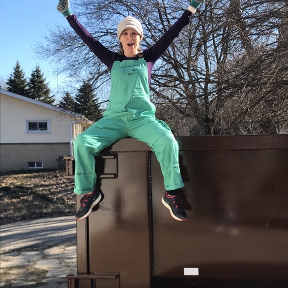 Meet your Posher, Stephanie - Picture 2 of 2